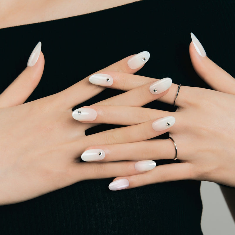 [SPOTLIGHT] MAGIC PRESS NAIL - CLEAR WHITE